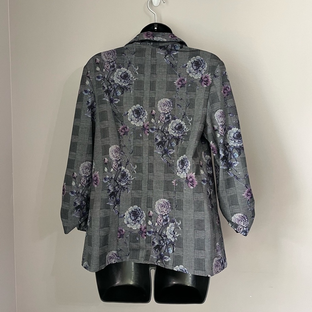 SOHO Suit Jacket with flowers - Picture 2 of 3